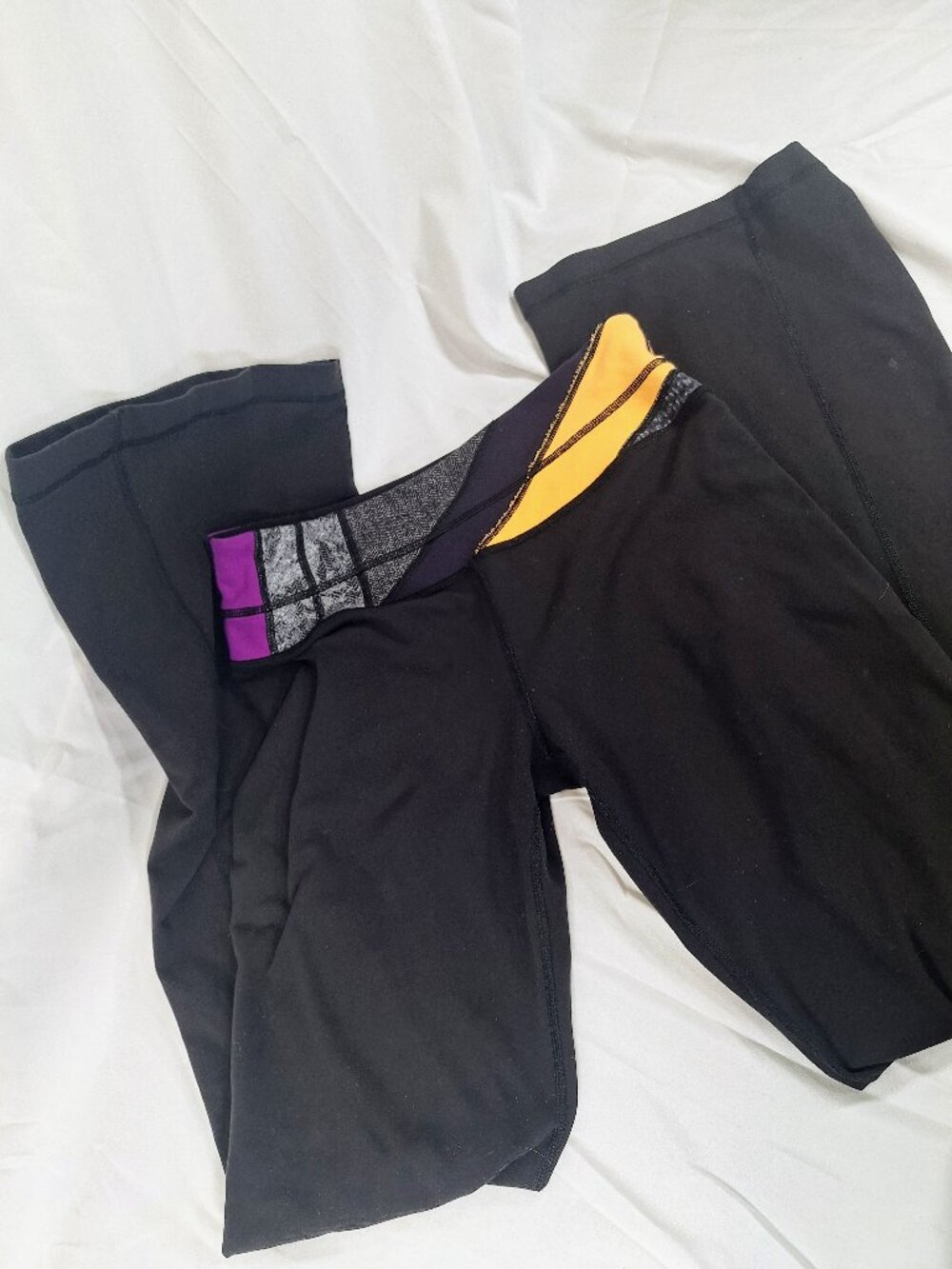 Lululemon Flare Yoga Pants 6 Black Multicolor Waistband Stretch Athletic Pants
